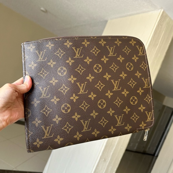 Louis Vuitton Clutch - Picture 1 of 7